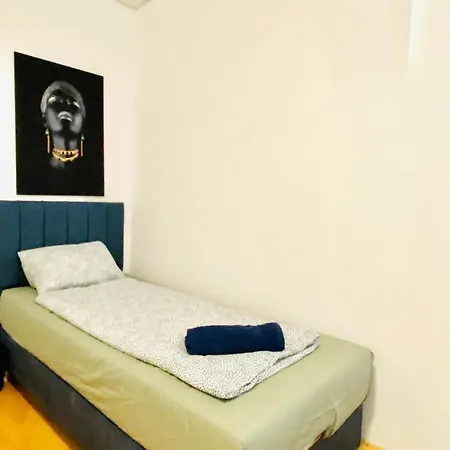 Bright & Spacious 3br With Direct Access * Viena