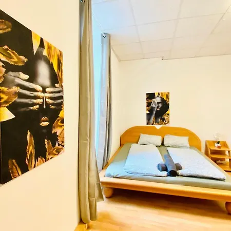 Bright & Spacious 3br With Direct Access Apartament *