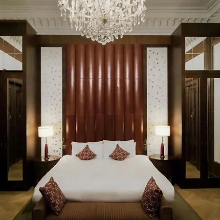 The Ritz-carlton,