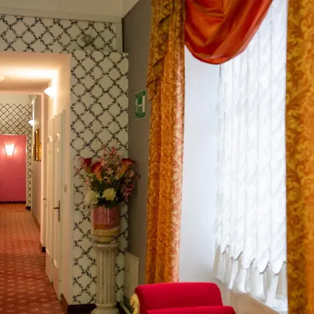 Hotel Pertschy Palais 4*
