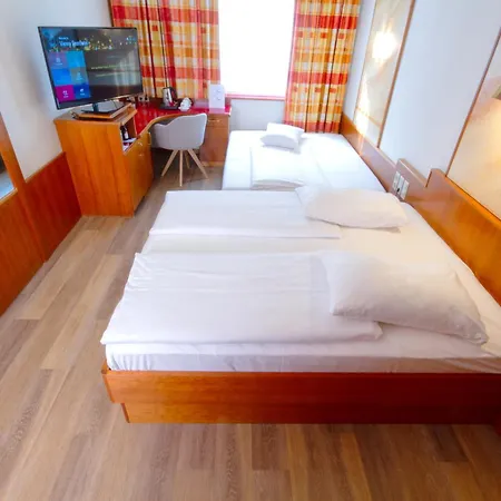 Hotel Vienna Sporthotel 4*
