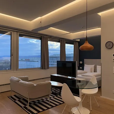 Luxury With Skyline View *