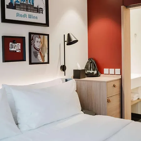 Hampton By Hilton West Hotel 3*
