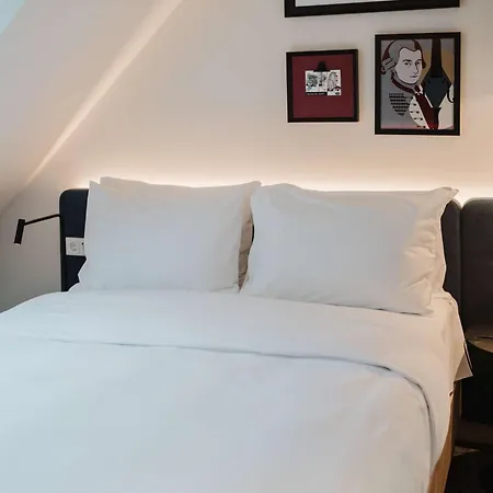 Hampton By Hilton West 3*