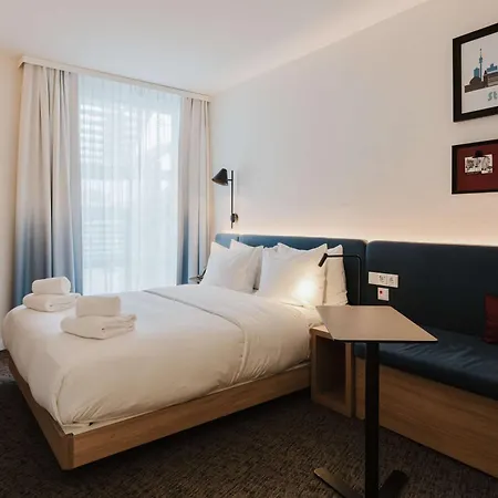 Hampton By Hilton West 3*
