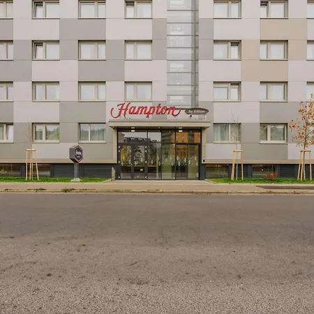 Hotel Hampton By Hilton West