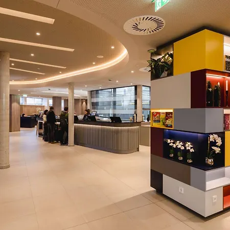 Hampton By Hilton West Hotel 3*