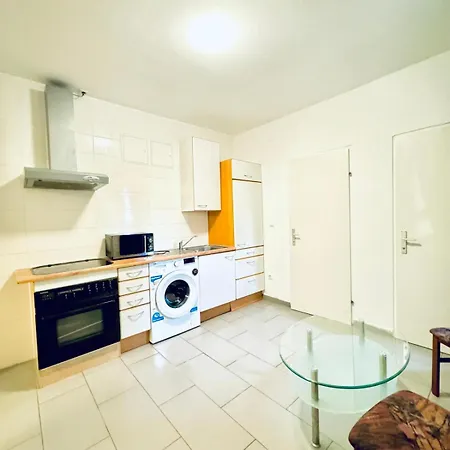 Chic 2br For 6 Person Direct Access Apartment