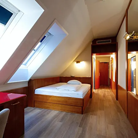 Hotel Vienna Sporthotel 4*