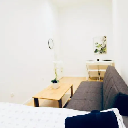 Super Cozy 5 Bedroom Shared 10min Walk To Augarten Appartamento *