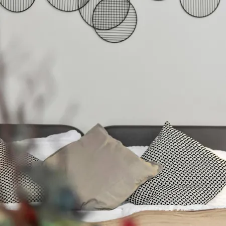 Apartment Augarten I 5 Min To Metro I 10 Min To *