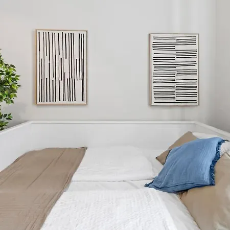 Augarten I 5 Min To Metro I 10 Min To Apartment Vienna