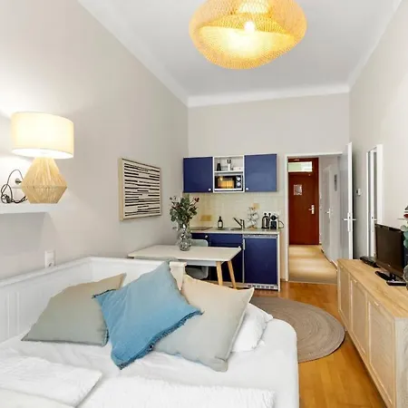 Augarten I 5 Min To Metro I 10 Min To Apartment Vienna