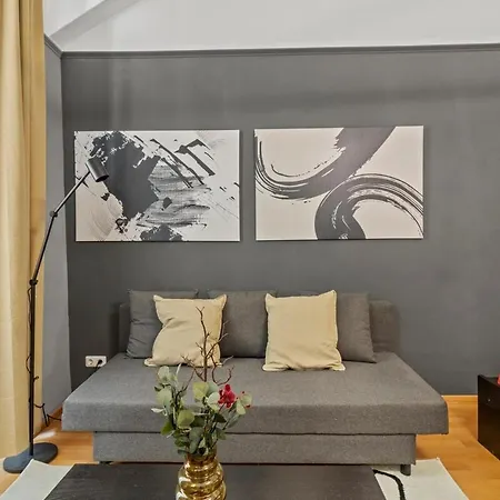Apartment Augarten I 5 Min To Metro I 10 Min To