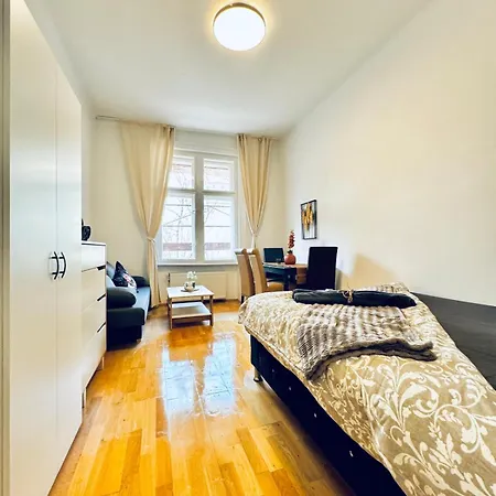 Lovely 2br For 5people, Only 17 Minute Walk To Schoenbrunn Apartament *