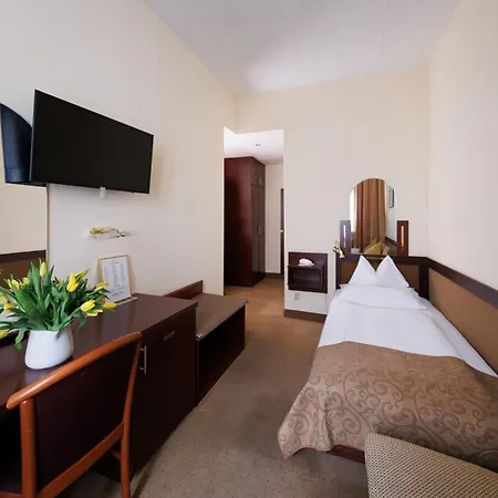 Continental Hotel-pension 4* Wien