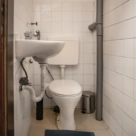 Apartment Homelike 2br Apt. @millenium Tower/danube River *