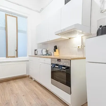 City-linked 2br Near Wiener Stadthalle Vienna