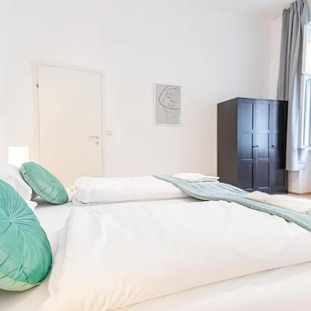 City-linked 2br Near Wiener Stadthalle