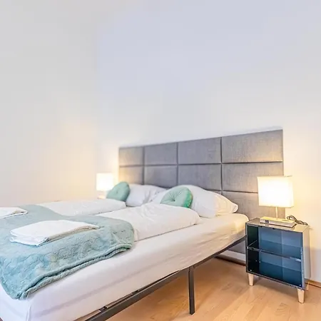 Apartment City-linked 2br Near Wiener Stadthalle