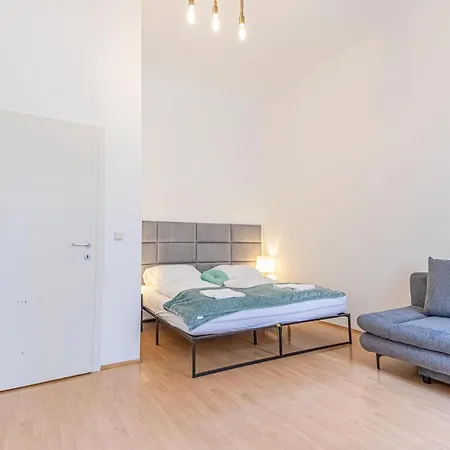 Apartment City-linked 2br Near Wiener Stadthalle *