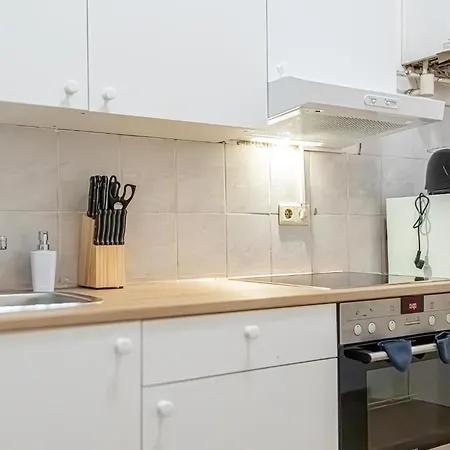 City-linked 2br Near Wiener Stadthalle Apartment Vienna
