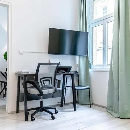 Apartament Danube Delight: Elegant Getaway Near Prater Stern *