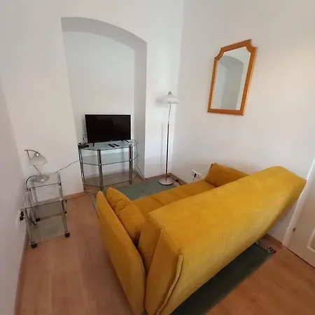 Appartement Altbauwohnung Neu Saniert - Fuer Familien Geeignet Vienne