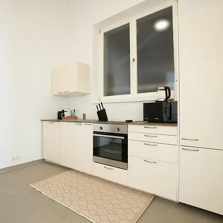 Vibrant 107 M2 Flat In The Center