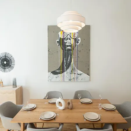 Vibrant 107 M2 Flat In The Center *