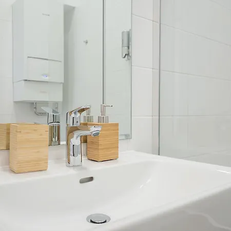 Vibrant 107 M2 Flat In The Center * فيينا