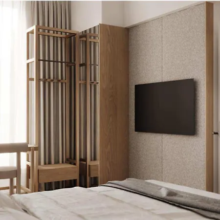 Hotel Fortyplusone - Newly Renovated! 4*