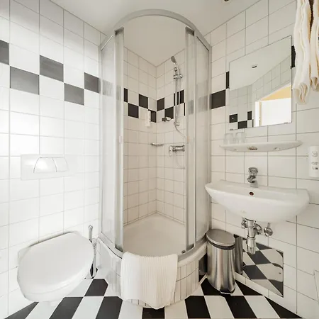 Szálloda West Business Bécs