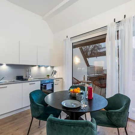 Aparthotel Hills Living