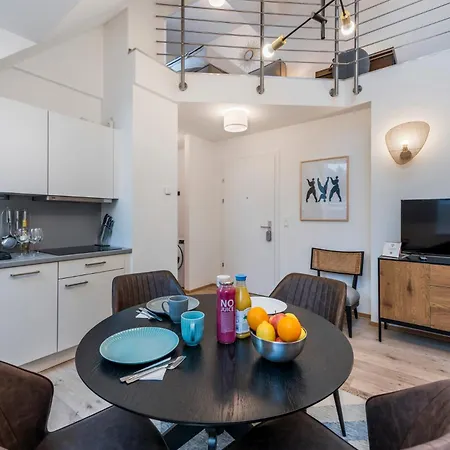 Hills Living Aparthotel