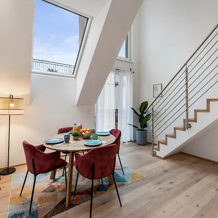 Hills Living Aparthotel