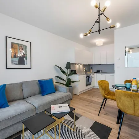 Aparthotel Hills Living