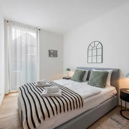 Aparthotel Hills Living *
