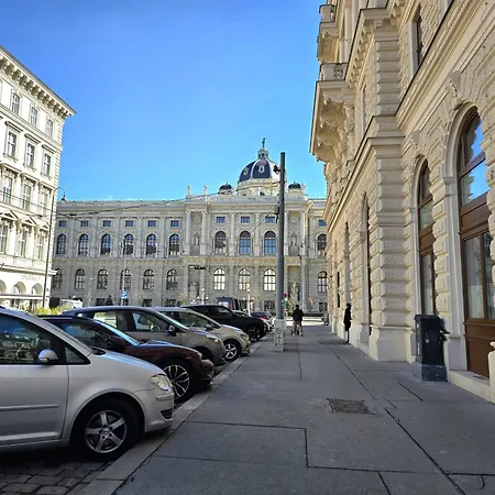 Charmante Hofwohnung Im Herzen Von *