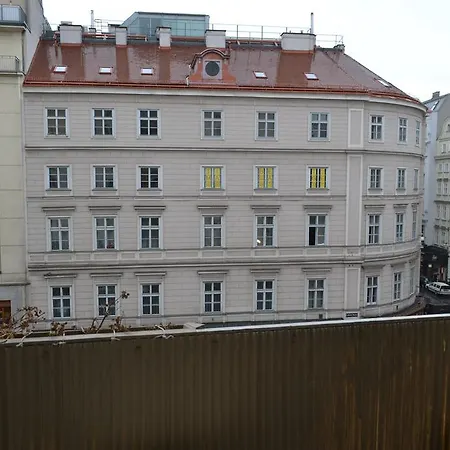 Goldfisch Hoher Markt Apartment *