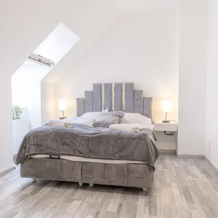 Lovely 2 Bedroom 1 Lr In Heart Of * Vienna