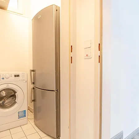 Lovely 2 Bedroom 1 Lr In Heart Of Vienna