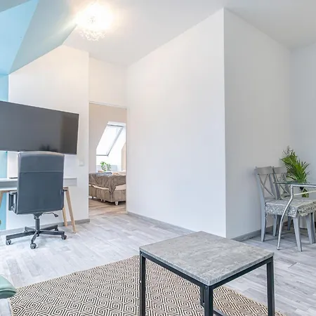 Apartment Lovely 2 Bedroom 1 Lr In Heart Of *