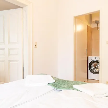 Friendly 2br Near Rennweg & Belvedere Palace Apartment