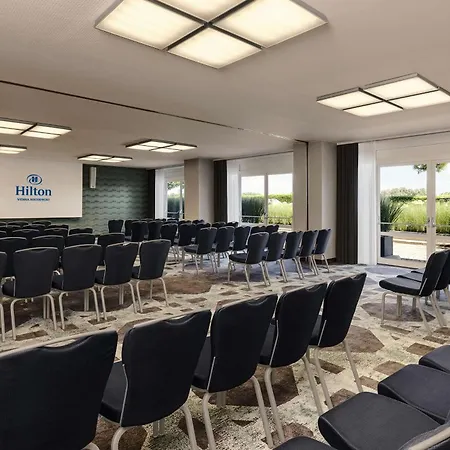 希尔顿维也纳多瑙河海滨酒店 酒店