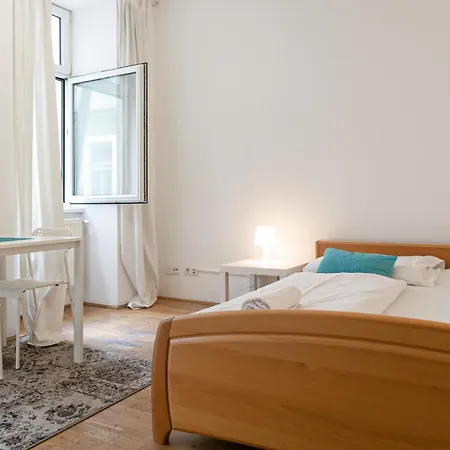Spacious 3br Next To Belvedere Perfect For Long