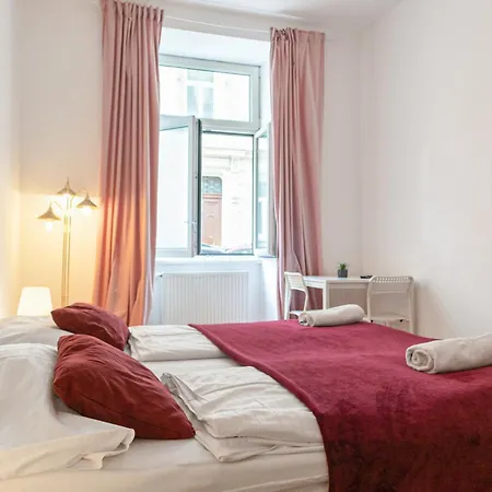 Spacious 3br Next To Belvedere Perfect For Long Apartment *