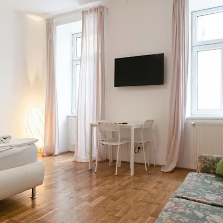 Spacious 3br Next To Belvedere Perfect For Long Apartment Vienna