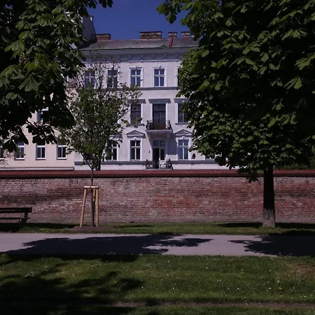 Geraeumige In Brigittenau Apartment