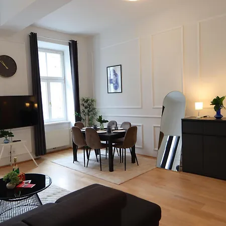 Wunderschoene Altbau-stil Apartmán *
